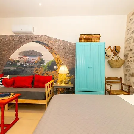 Ydor Apartment Идра Экстерьер фото