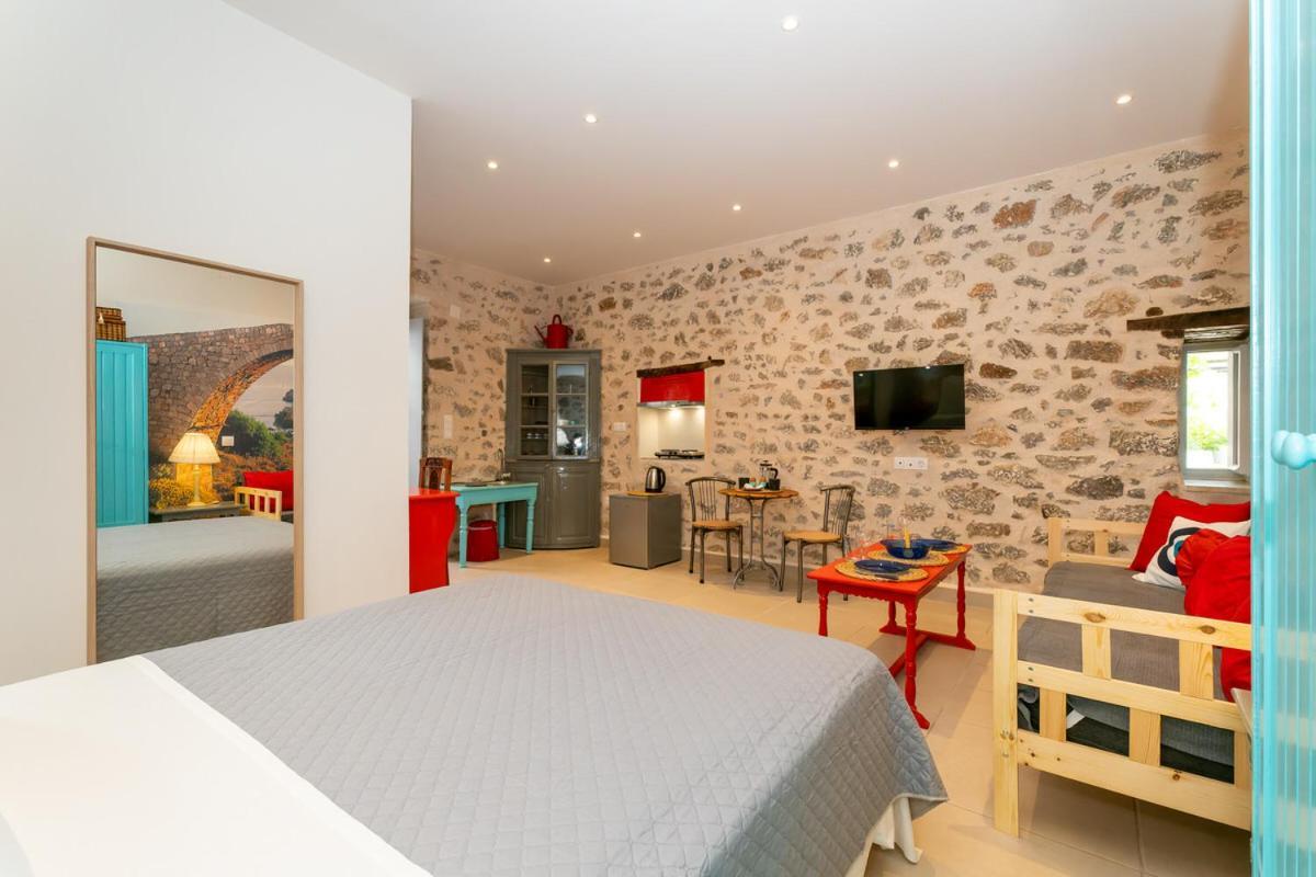 Ydor Apartment